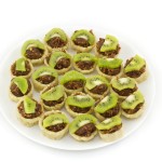 Кокосовые корзинки с начинкой из клюквы.